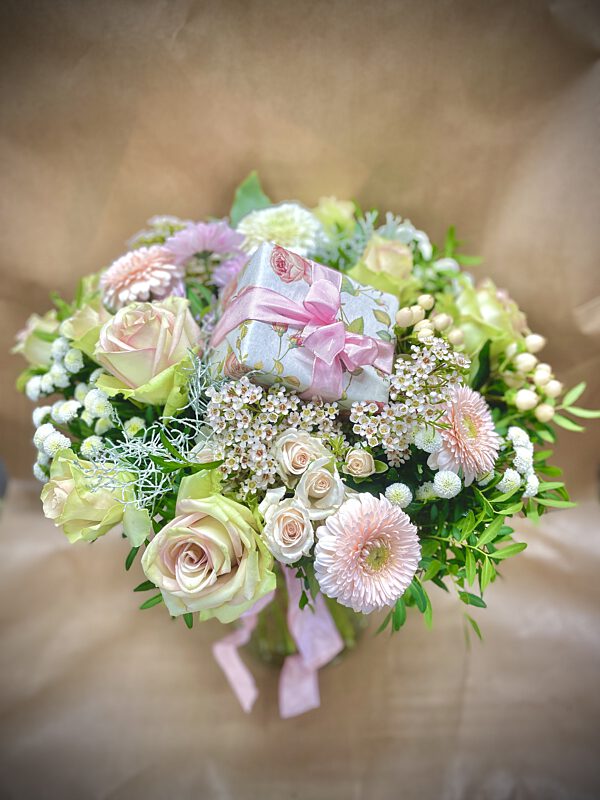 Catch boeket roze met geurkaars
