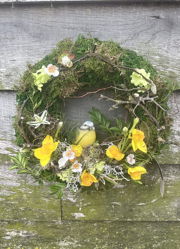 Catch lentekrans met geelborstje