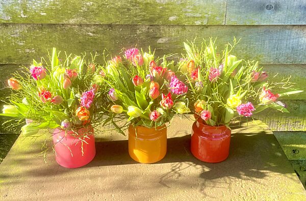 Catch tulpenboeket in rood oranje vaasje